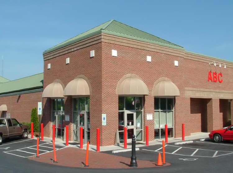 Statesville - 001 - 311 S. Center Stree...